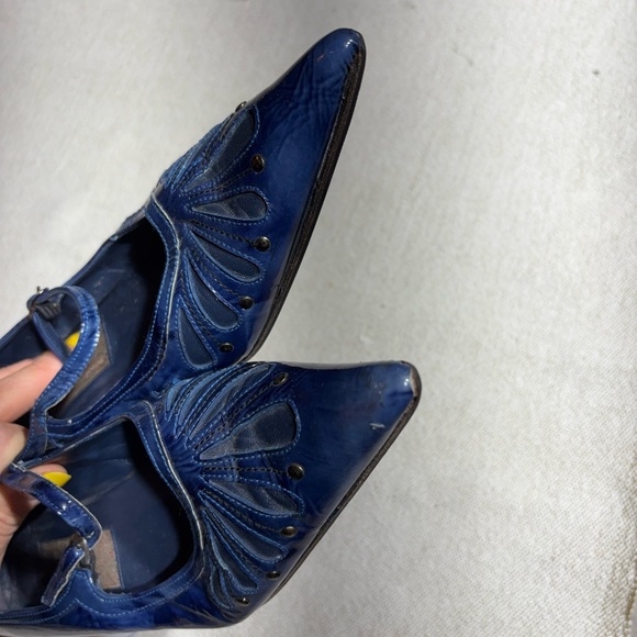 Ingledew’s Vintage Patent Leather Blue Pointed Toe Kitten Heel Spanish Heels - Picture 9 of 13